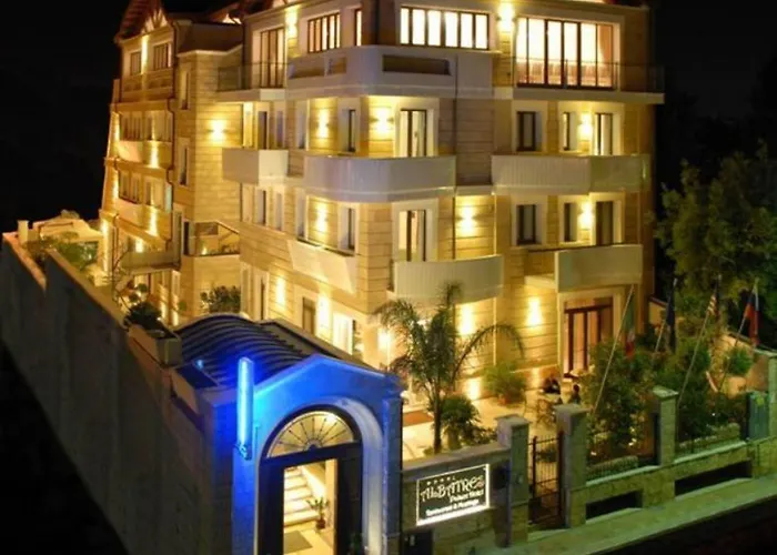 Hotel Con Piscina Albatres Palace